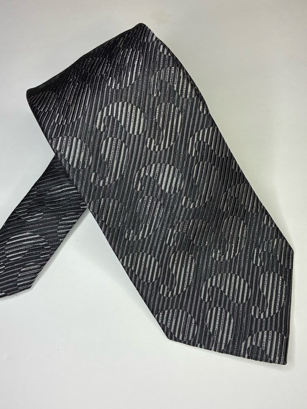 Kenneth Cole New York Silk Tie Mens Gray Black Textured Geometric Circle design